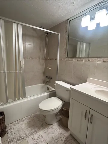 $1,800 | 8962 South Hollybrook Boulevard, Unit 202, Pembroke Pines, FL 33025