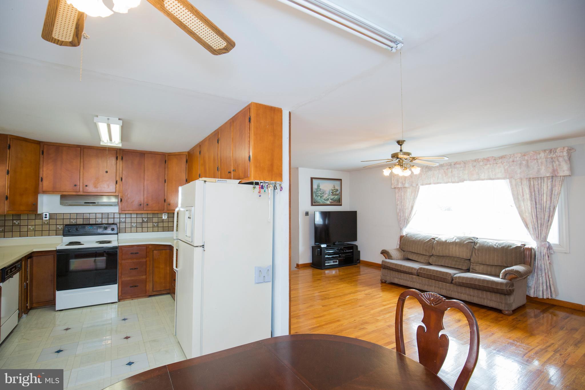 210 Ridgely Road Glen Burnie, MD 21061 - Photo 4 of 25 Kitchen