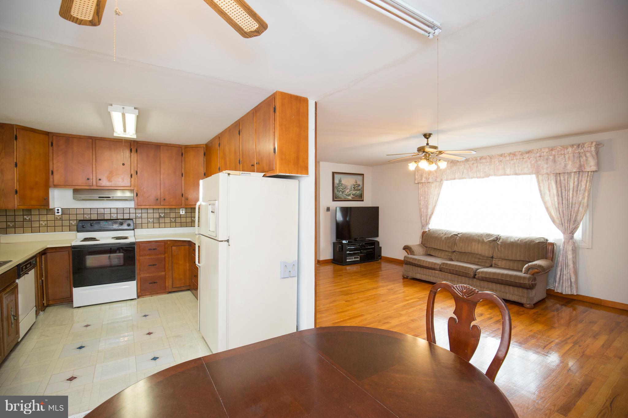 210 Ridgely Road Glen Burnie, MD 21061 - Photo 5 of 25 Kitchen