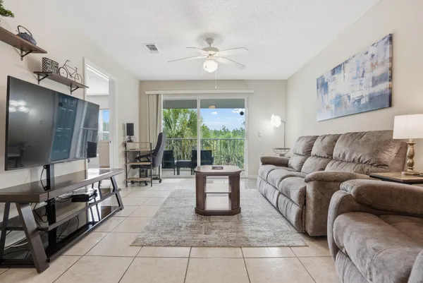 $259,900 | 4270 Calinda Lane, Unit 337, Niceville, FL 32578