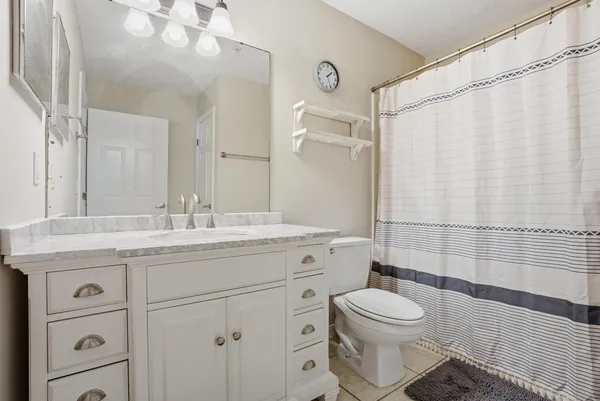 $259,900 | 4270 Calinda Lane, Unit 337, Niceville, FL 32578