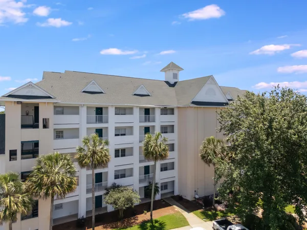 $259,900 | 4270 Calinda Lane, Unit 337, Niceville, FL 32578