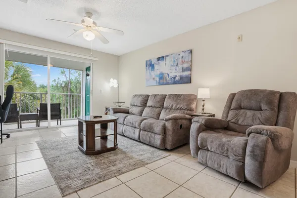 $259,900 | 4270 Calinda Lane, Unit 337, Niceville, FL 32578