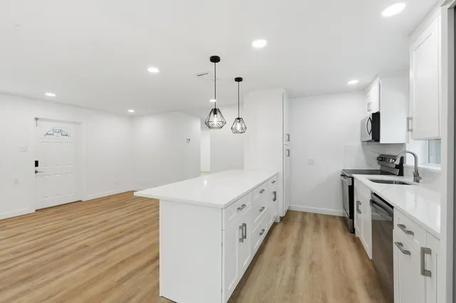 $2,500 | 1612 Northeast South Street, Jensen Beach, FL 34957