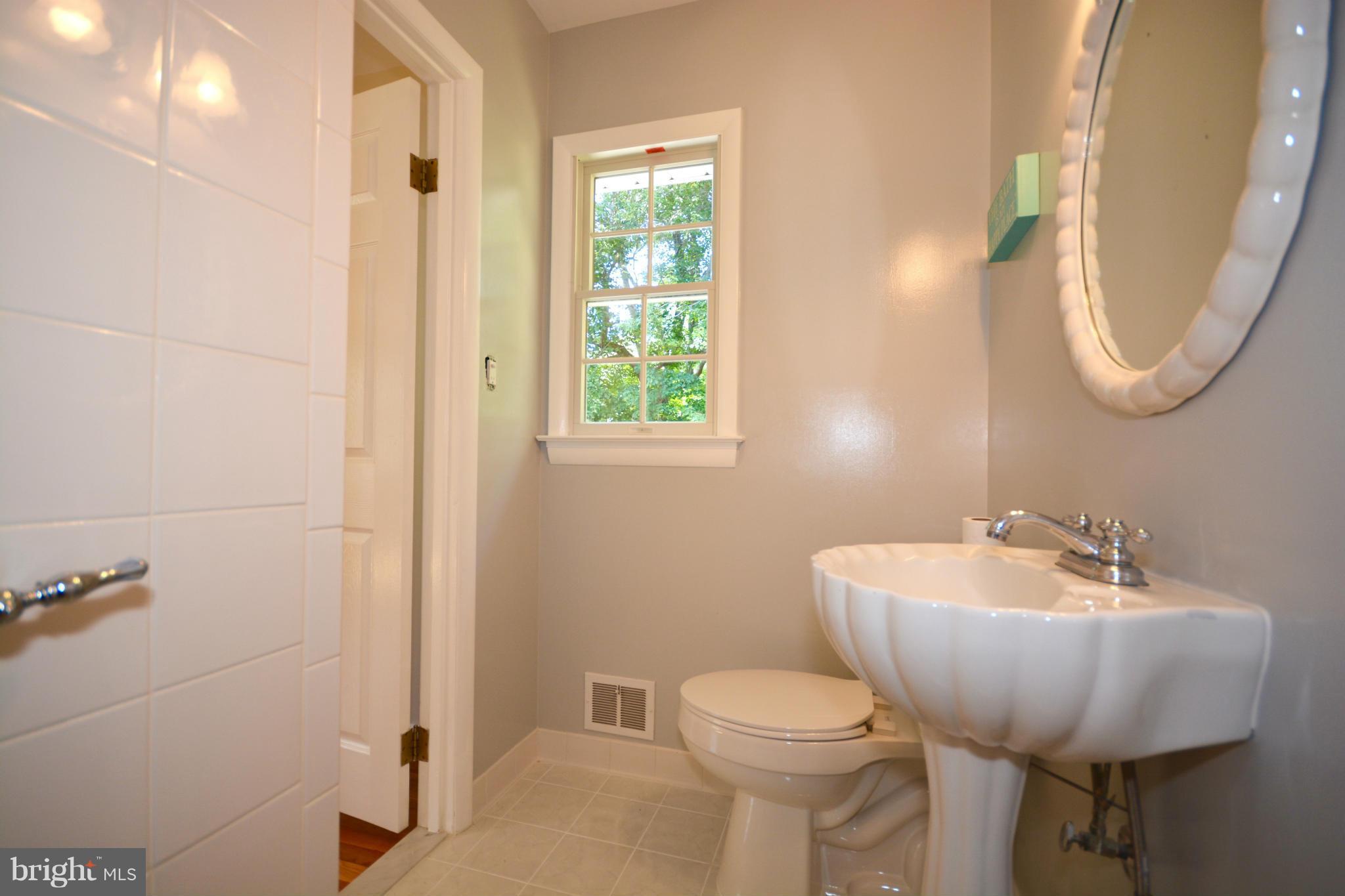 2500 Londonderry Road Alexandria, VA 22308 - Photo 18 of 30 Bath (Master)