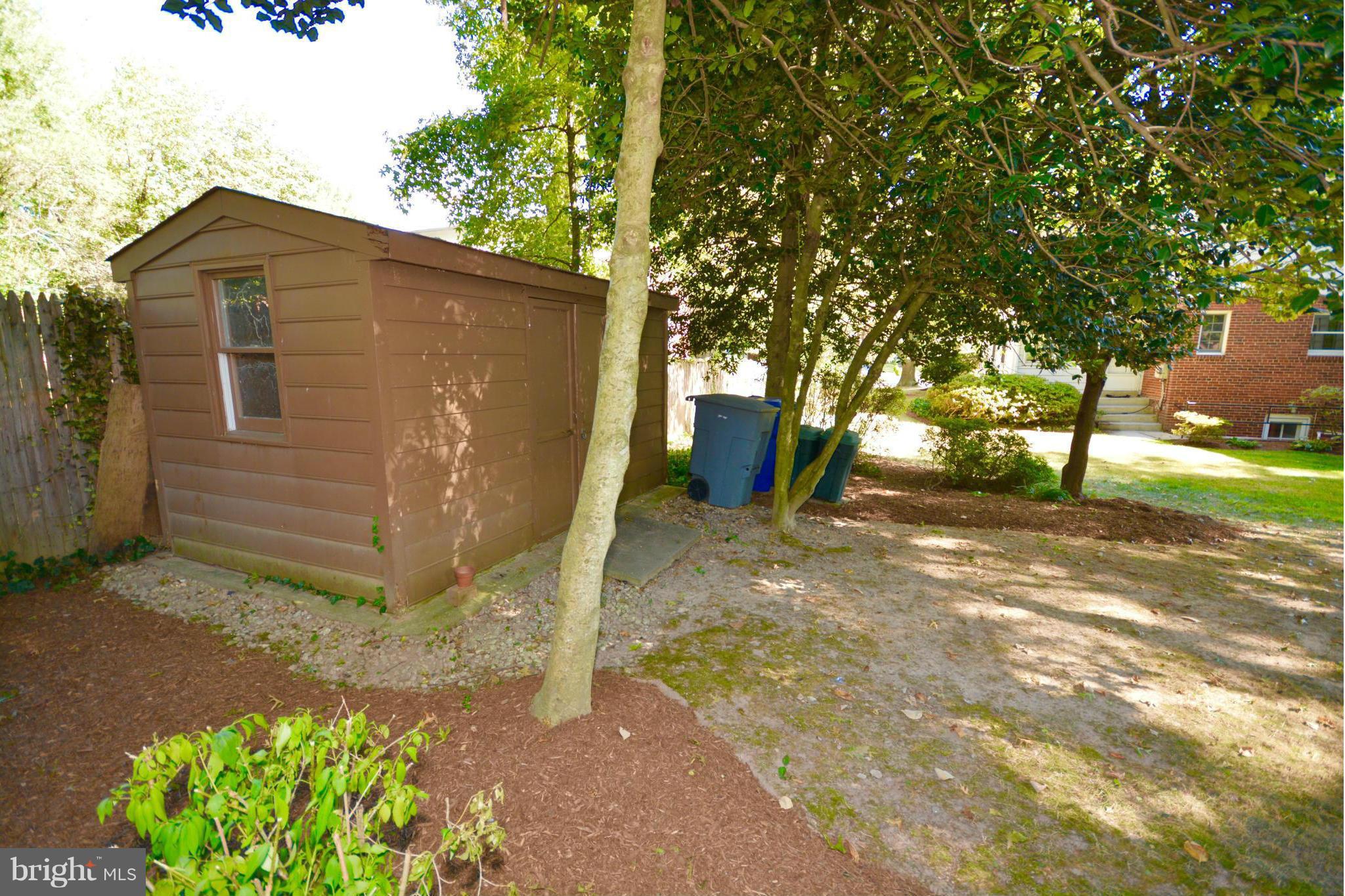 2500 Londonderry Road Alexandria, VA 22308 - Photo 4 of 30 Exterior (Rear)