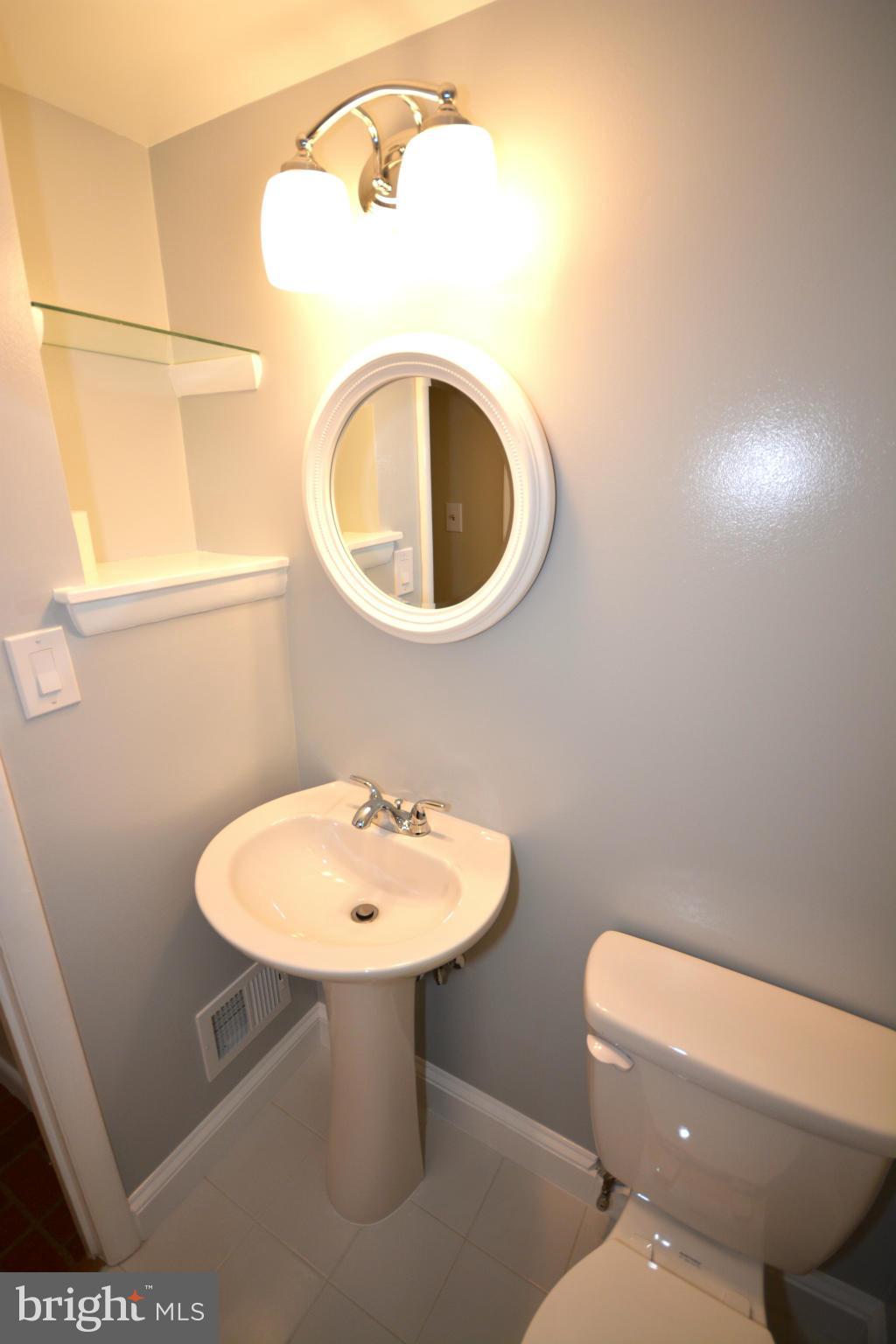 2500 Londonderry Road Alexandria, VA 22308 - Photo 10 of 30 Bath