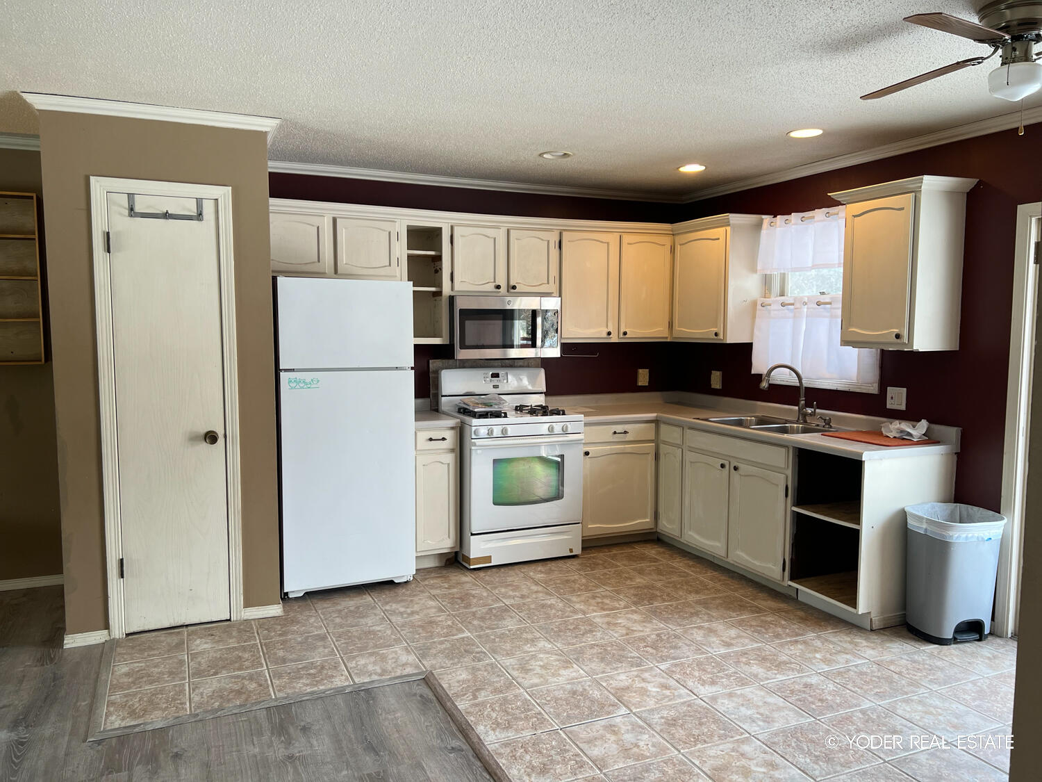 3529 South Dangl Road Muskegon, MI 49444 - Photo 4 of 17 3529SDANGLRD-4