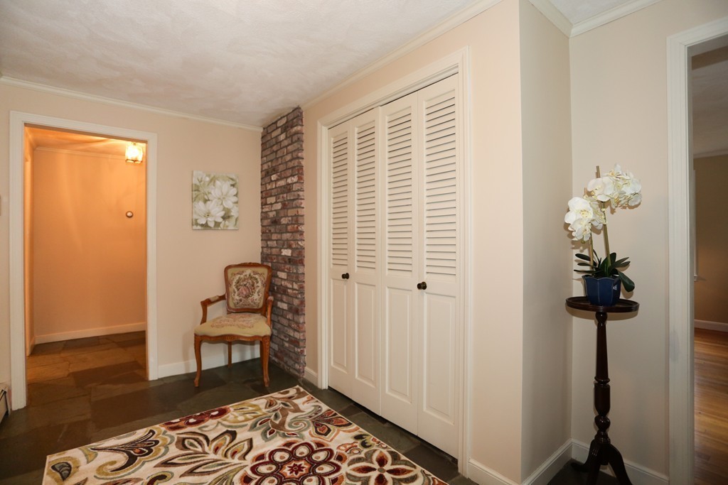227 Mossman Road Sudbury, MA 01776 - Photo 3 of 29 Gallery Image 3