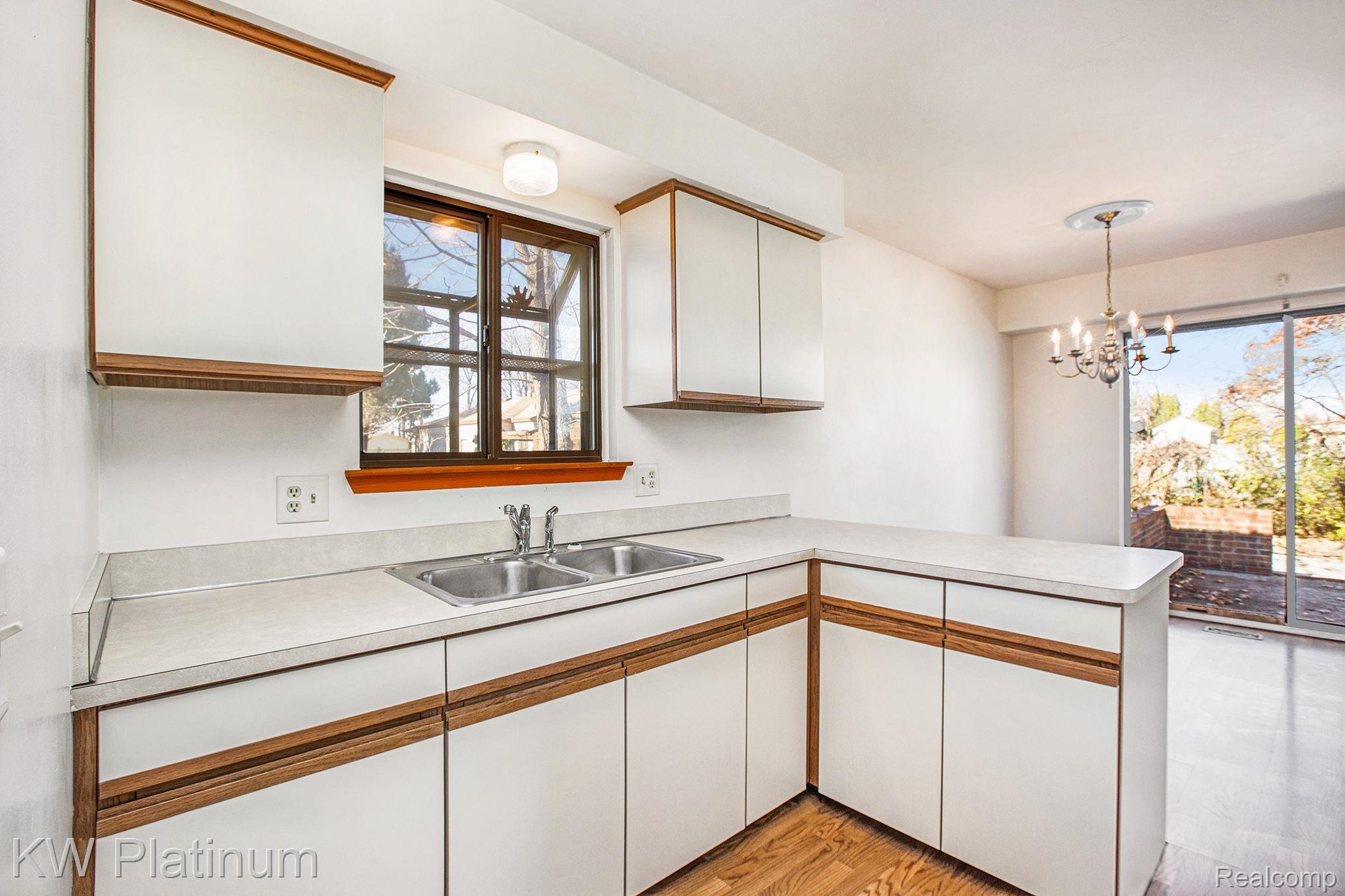 5229 Peekskill Drive Sterling Heights, MI 48310 - Photo 7 of 24 Gallery Image 7