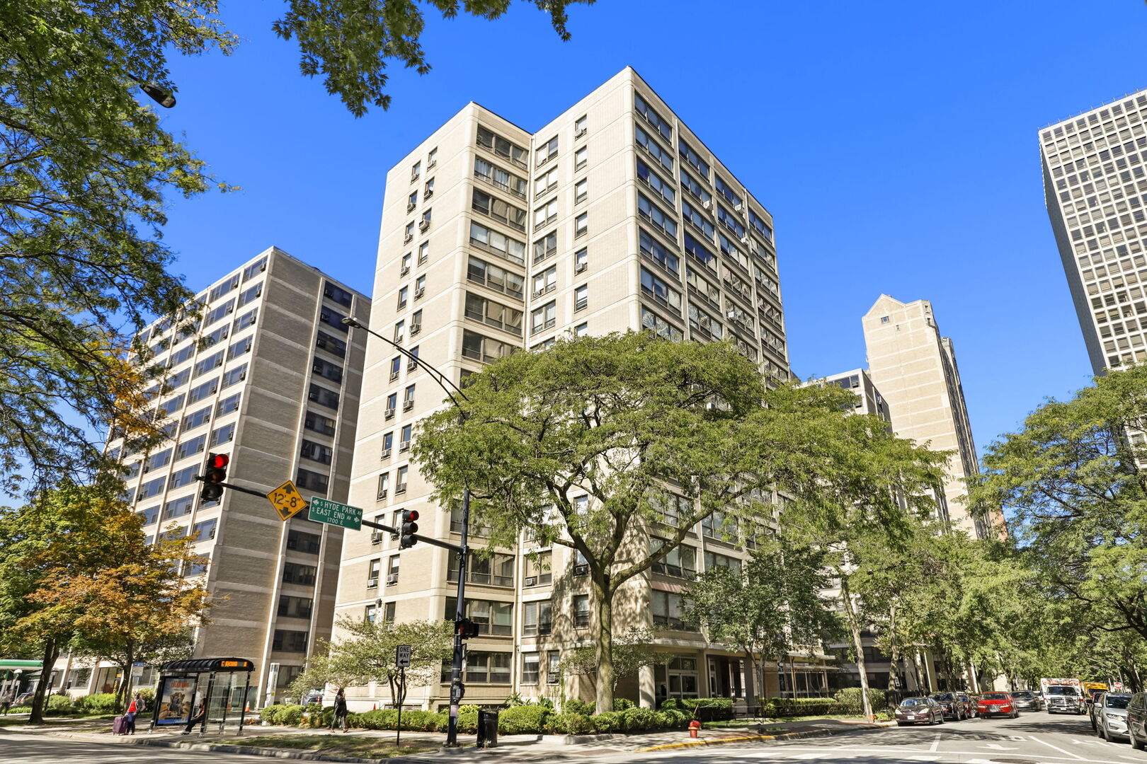5050 South East End Avenue, Unit 7A Chicago, IL 60615 - Photo 21 of 24 a view of a building and a street