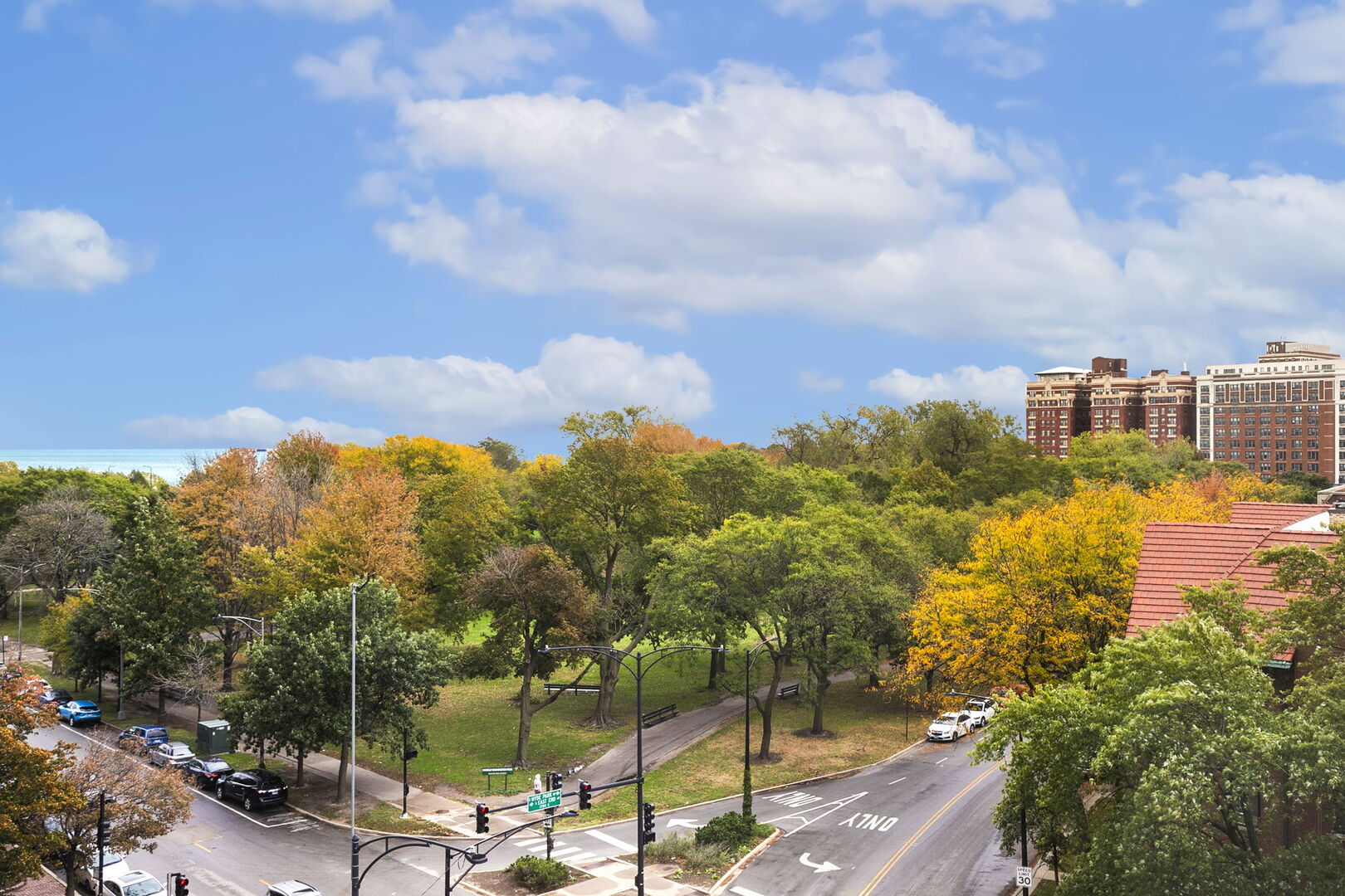 5050 South East End Avenue, Unit 7A Chicago, IL 60615 - Photo 5 of 24 a view of a lake with a city