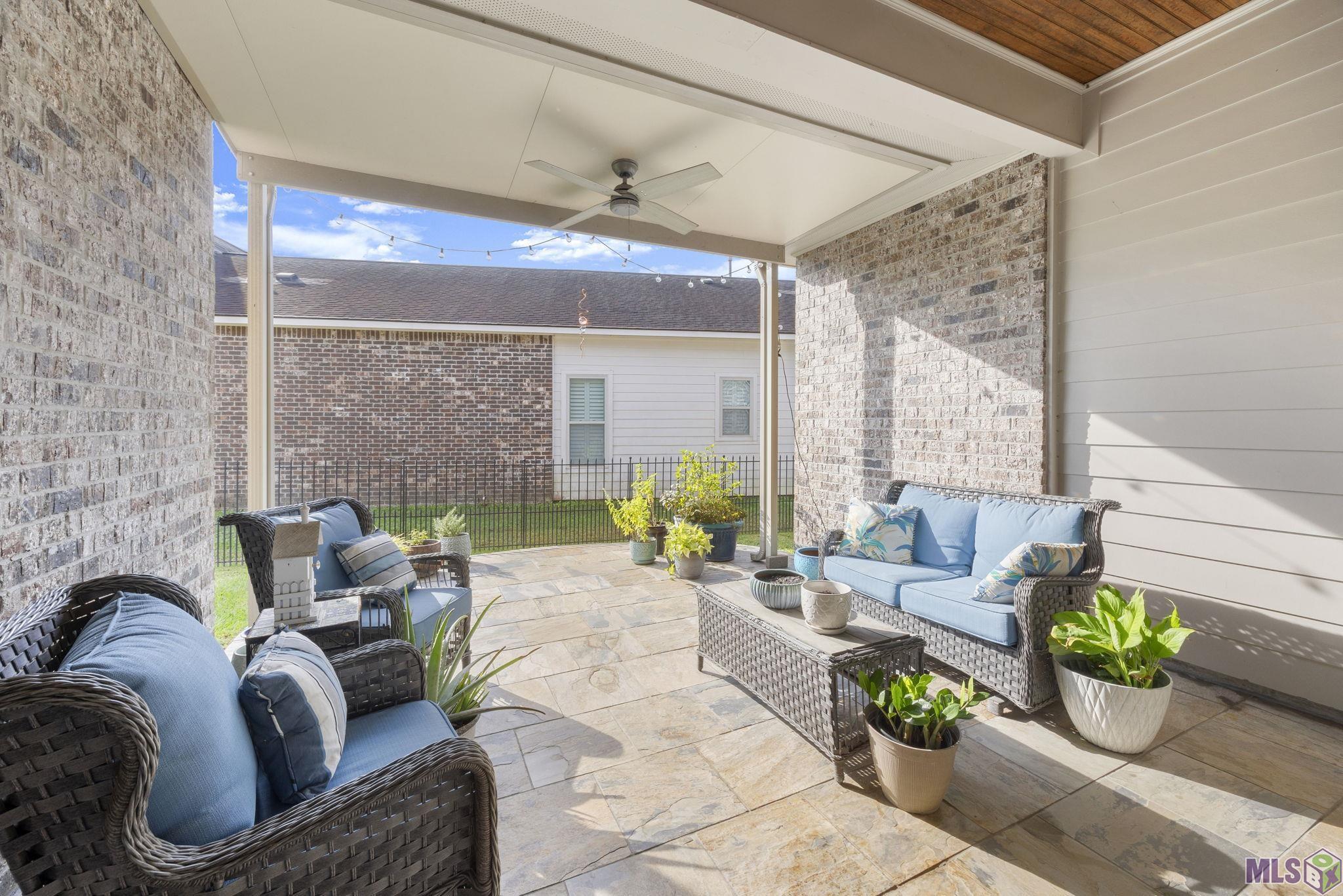 15402 Green Trails Boulevard Baton Rouge, LA 70817 - Photo 5 of 25