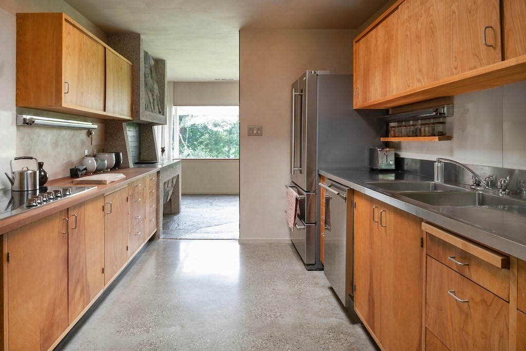 81 Sunset Rock Road Andover, MA 01810 - Photo 13 of 34