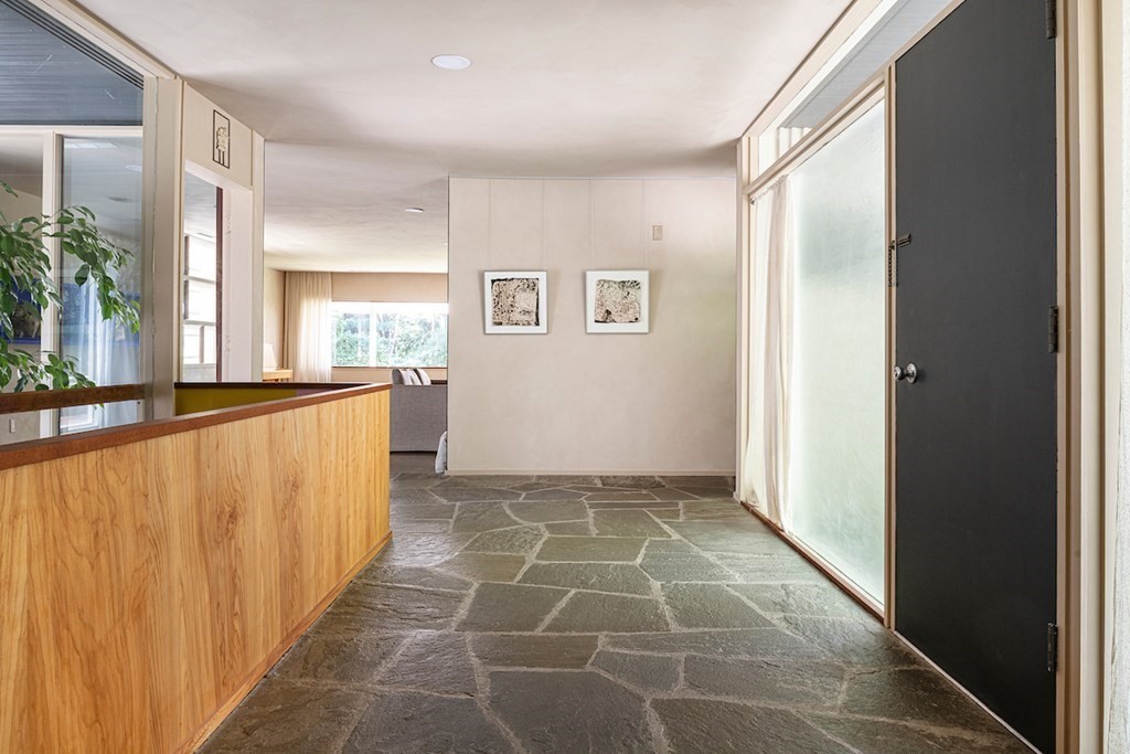 81 Sunset Rock Road Andover, MA 01810 - Photo 4 of 34