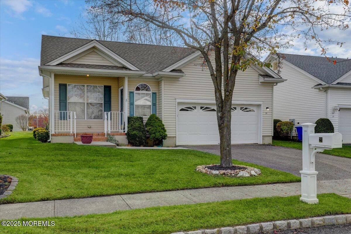 21 Shelley Road Brick, NJ 08724 - Photo 3 of 32 a front view of a house with a yard