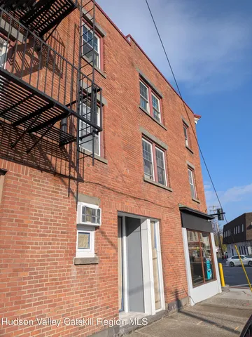 $1,500 | 3 Cedar Street, Kingston, NY 12401