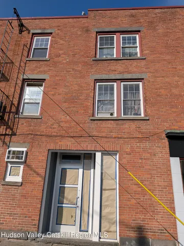 $1,500 | 3 Cedar Street, Kingston, NY 12401