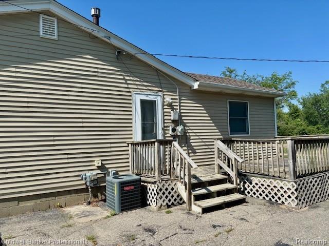 25449 Bell Road New Boston, MI 48164 - Photo 3 of 14 3.jpg
