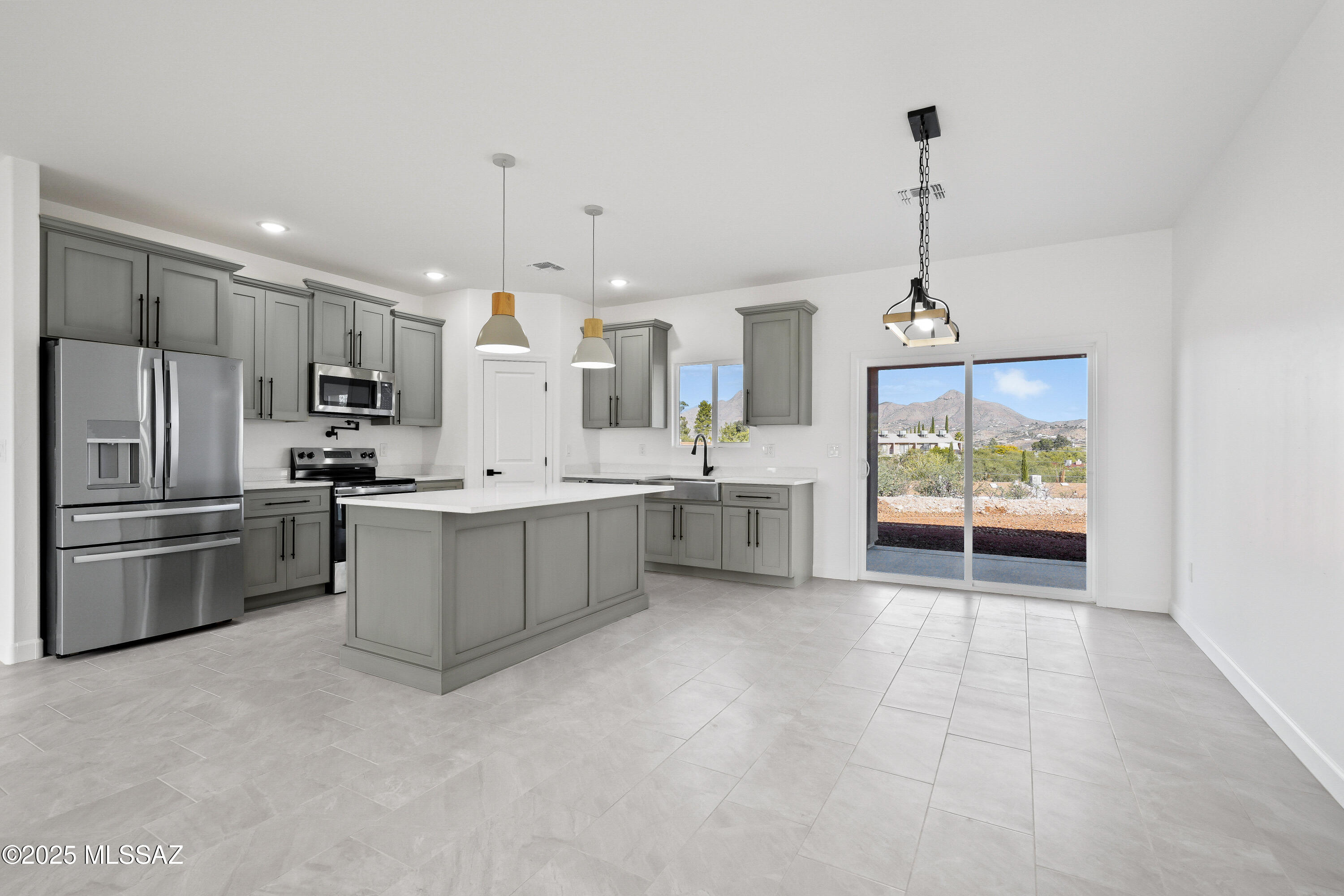 1196 Ines Court Rio Rico, AZ 85648 - Photo 10 of 32 Gallery Image 10