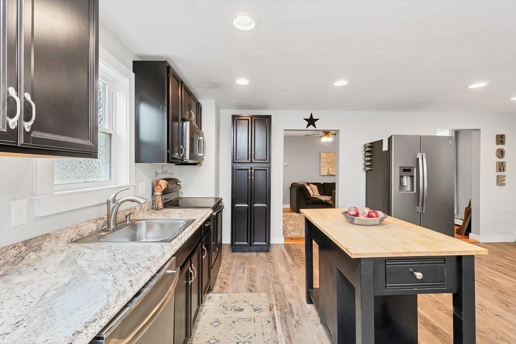 31 Dodge Hill Road Sutton, MA 01590 - Photo 4 of 37 Gallery Image 4