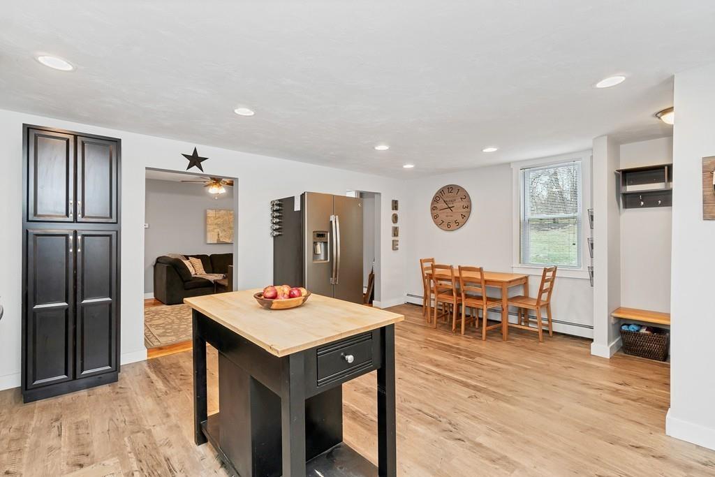 31 Dodge Hill Road Sutton, MA 01590 - Photo 5 of 37 Gallery Image 5