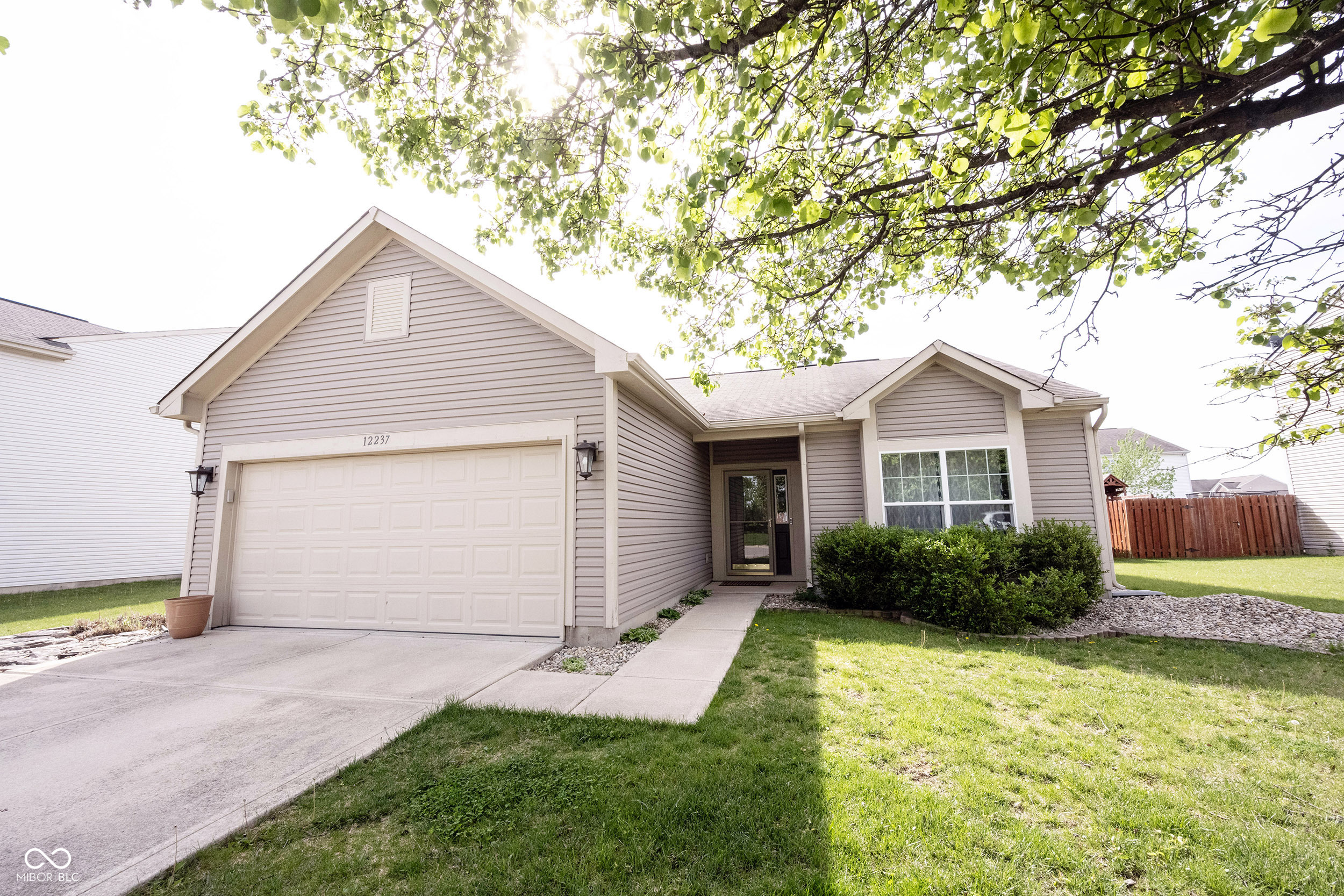 12237 Packers Avenue Fishers, IN 46037 - Photo 2 of 36