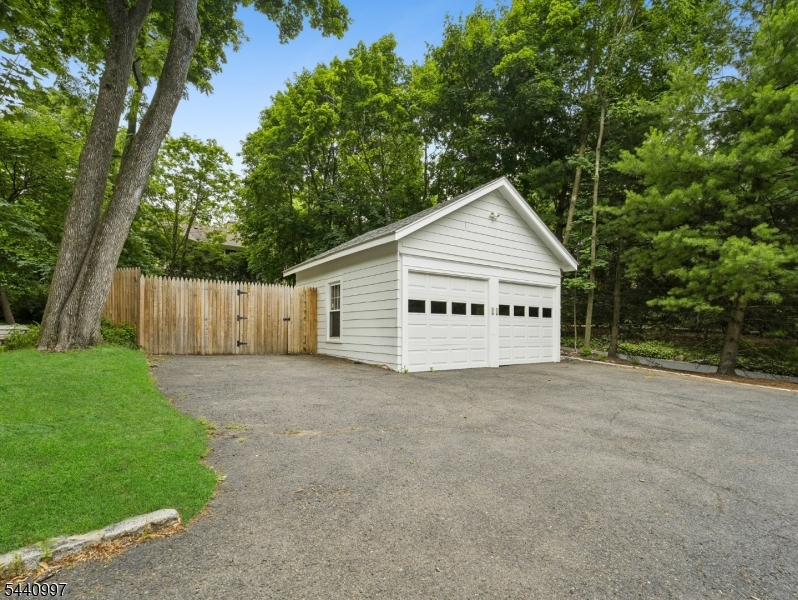485 Valley Road, Unit 1 Montclair, NJ 07043 - Photo 23 of 27