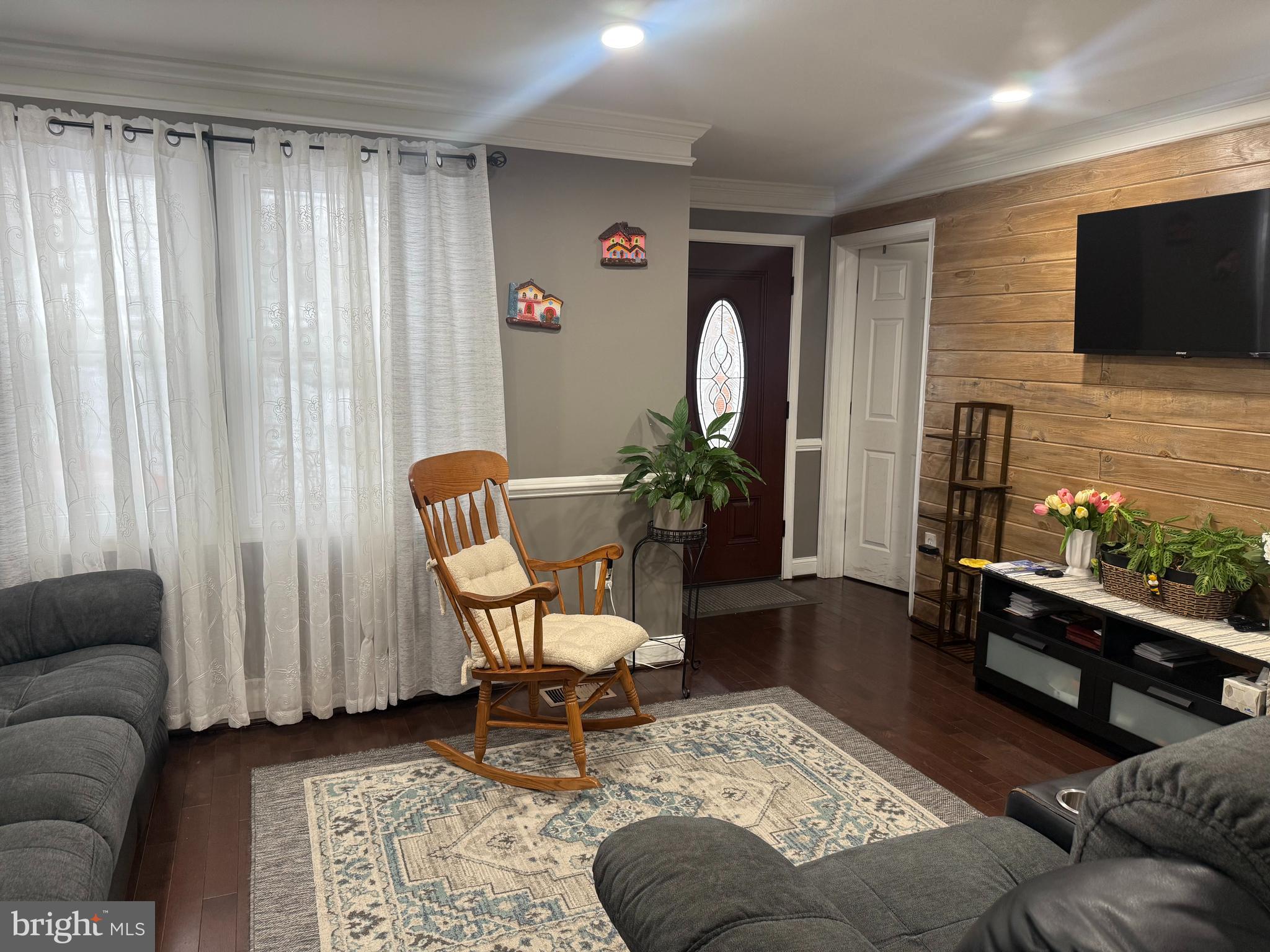 4709 68th Avenue Hyattsville, MD 20784 - Photo 2 of 26