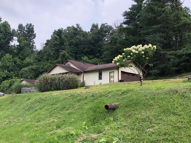 4900 Camp Branch Road Huntington, WV 25701 - Photo 2 of 21 Gallery Image 2