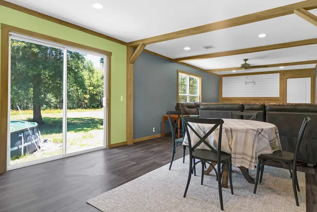 $685,000 | 39360 Highway 105, Saratoga, TX 77585