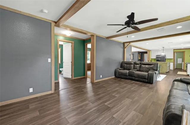 $685,000 | 39360 Highway 105, Saratoga, TX 77585