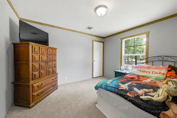 $685,000 | 39360 Highway 105, Saratoga, TX 77585