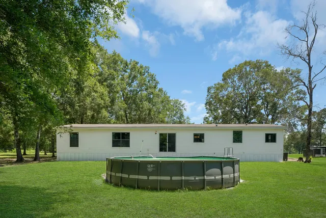 $685,000 | 39360 Highway 105, Saratoga, TX 77585