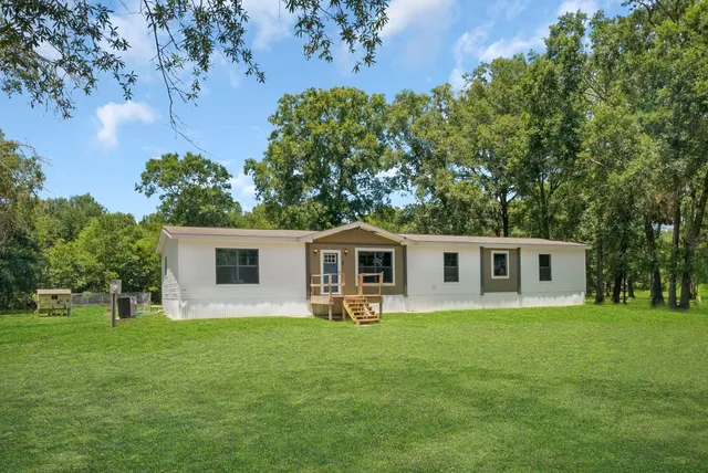 $685,000 | 39360 Highway 105, Saratoga, TX 77585