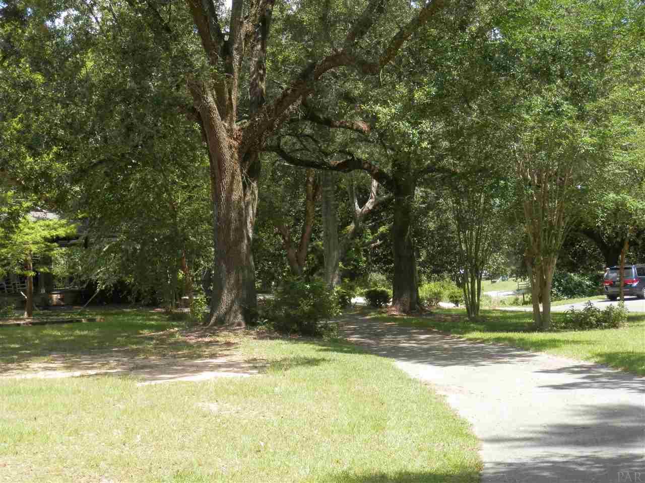 1760 West Kingsfield Road Cantonment, FL 32533 - Photo 15 of 47 Gallery Image 15