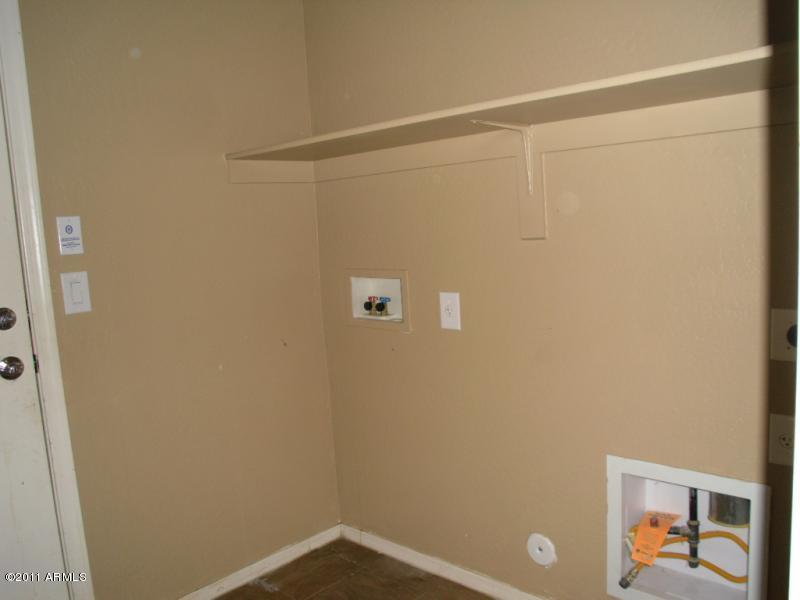 8917 West Cordes Road Tolleson, AZ 85353 - Photo 22 of 25 Laundry