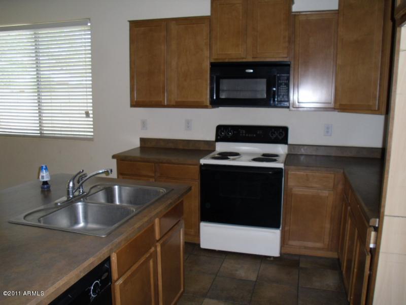8917 West Cordes Road Tolleson, AZ 85353 - Photo 5 of 25 Kitchen