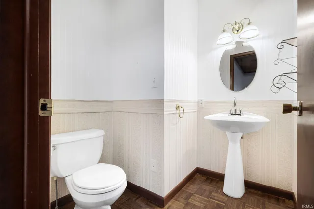 $435,000 | 525 Wayne Street, Middlebury, IN 46540