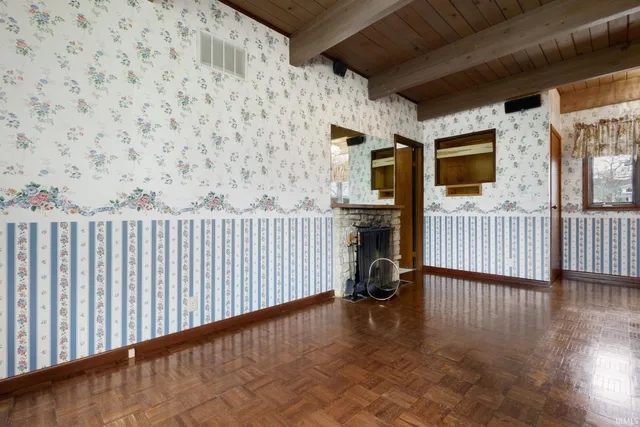 $435,000 | 525 Wayne Street, Middlebury, IN 46540