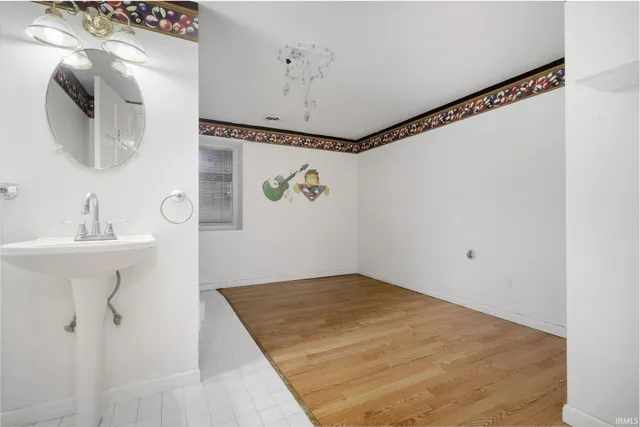 $435,000 | 525 Wayne Street, Middlebury, IN 46540