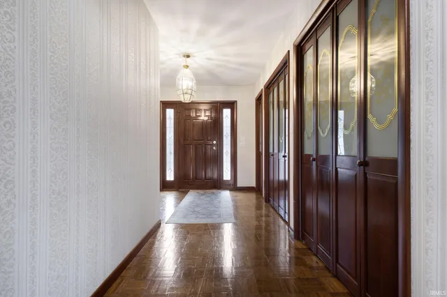 $435,000 | 525 Wayne Street, Middlebury, IN 46540