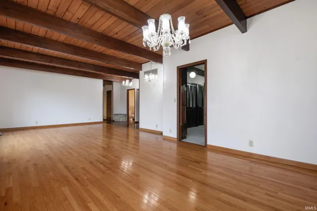 $435,000 | 525 Wayne Street, Middlebury, IN 46540