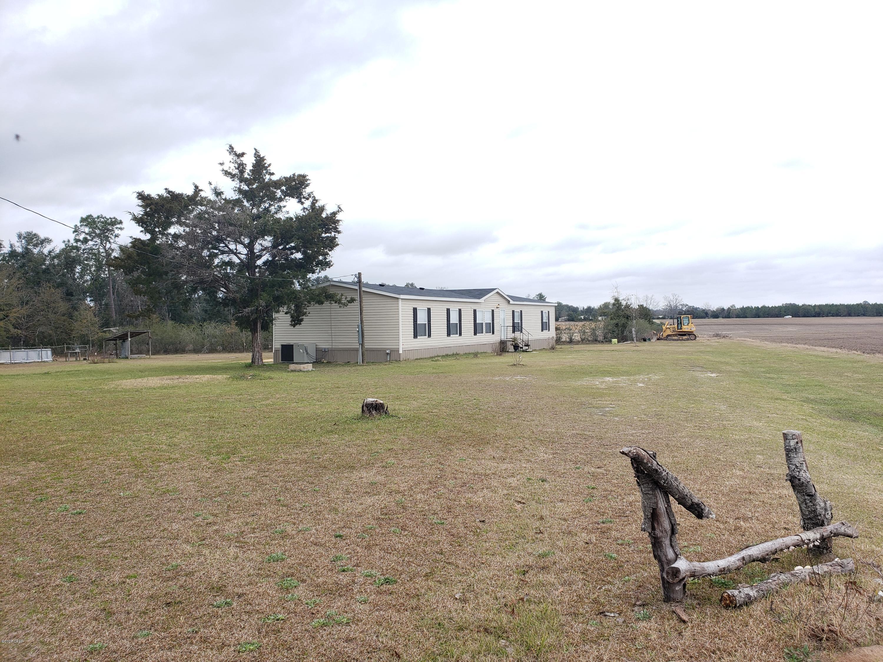 5645 Banner Road Malone, FL 32445 - Photo 13 of 33