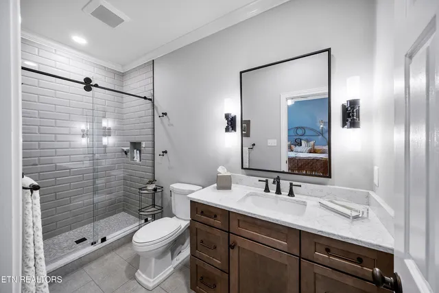 $999,750 | 8829 Rosemont Boulevard, Knoxville, TN 37923