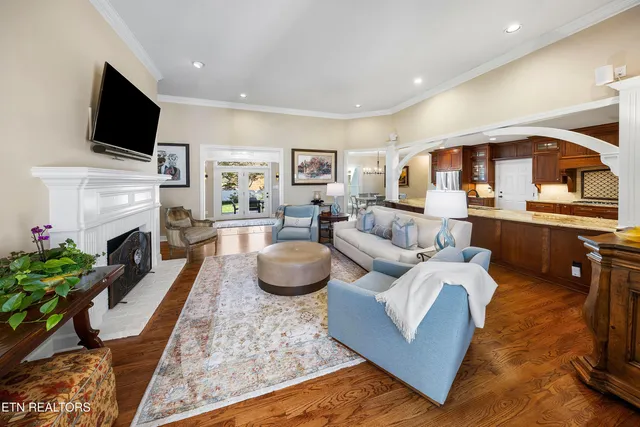 $999,750 | 8829 Rosemont Boulevard, Knoxville, TN 37923