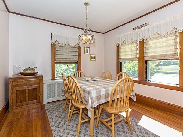 117 Virginia Road Waltham, MA 02453 - Photo 5 of 22 Gallery Image 5