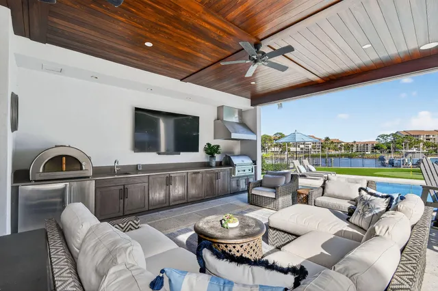 $8,685,000 | 14662 Watermark Way, Palm Beach Gardens, FL 33410