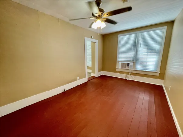 $1,200 | 1814 Ave M 1/2, Unit 1, Galveston, TX 77550