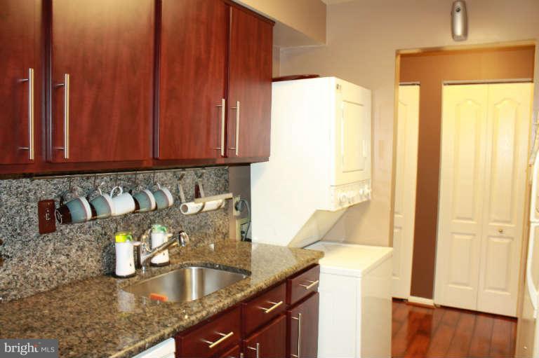 8337 Montgomery Run Road, Unit B Ellicott City, MD 21043 - Photo 2 of 28 Kitchen